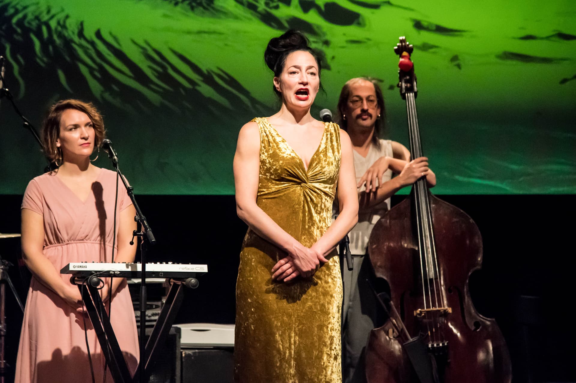 aktionstheater ensemble: ALLES NORMAL